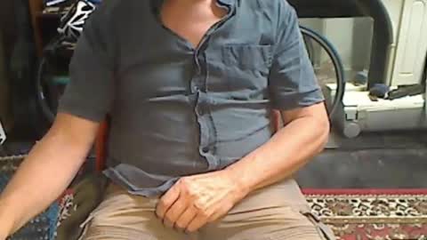 Snapshot of updownunder chatting on 11/24/25, 01:38 Freddie online show from 11/24/25, 01:38