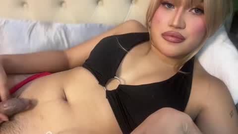 Snapshot of ur_bombshellpatty chatting on 03/21/26, 03:26 ur_bombshellpatty online show from 03/21/26, 03:26