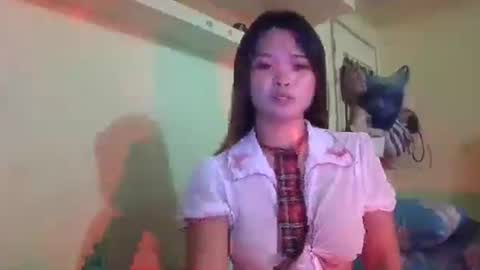 Snapshot of ur_cristal chatting on 07/19/26, 12:42 ur_cristal online show from 07/19/26, 12:42