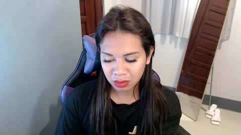 Vee online show from 01/10/25, 02:25