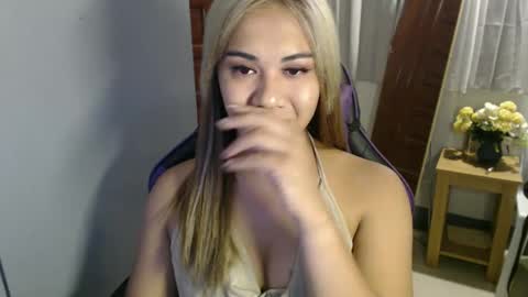 Vee online show from 02/16/25, 04:42