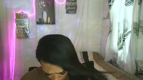 ur_dazzlingmorenaxx online show from 04/28/26, 01:59