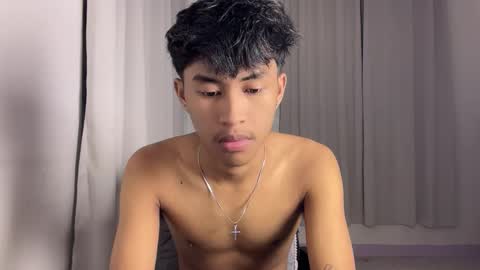 ur_fuckerbttm online show from 11/24/25, 12:05