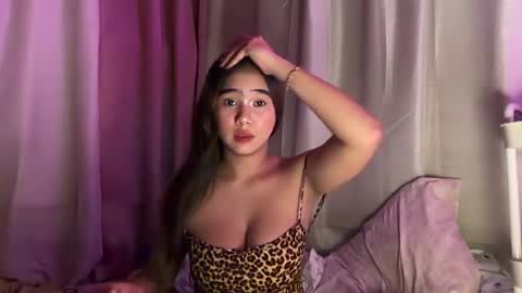 Snapshot of ur_hot_sexy_lucy chatting on 06/16/26, 12:30 Lucy online show from 06/16/26, 12:30