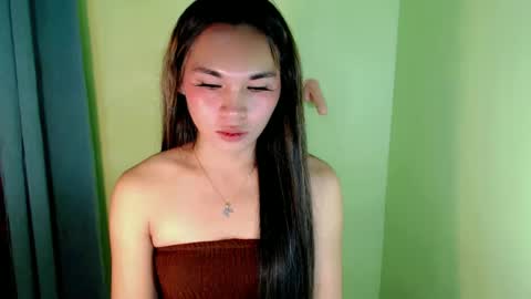 QUEENSY online show from 02/25/25, 05:47