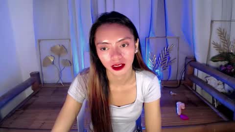 ur_petite_wifexx online show from 03/26/26, 11:05