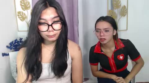 ur_petite_wifexx online show from 04/07/26, 10:09