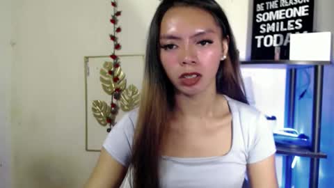 ur_petite_wifexx online show from 04/10/26, 07:35