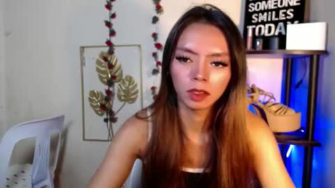 ur_petite_wifexx online show from 04/11/26, 07:45