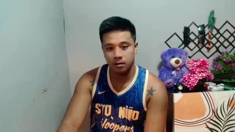 Snapshot of ur_pinoydave chatting on 01/26/25, 12:01 Dave online show from 01/26/25, 12:01