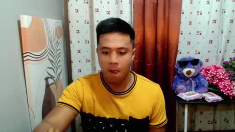 Snapshot of ur_pinoydave chatting on 02/03/25, 08:35 Dave online show from 02/03/25, 08:35