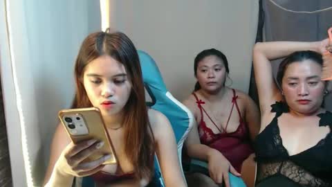 Snapshot of ur_prettyangel chatting on 02/26/26, 02:32 ur_prettyangel online show from 02/26/26, 02:32