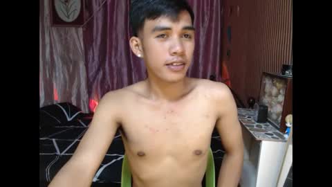 ur_shan21 online show from 12/18/25, 06:41