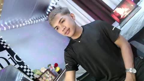Snapshot of ur_shan21 chatting on 07/10/26, 04:39 ur_shan21 online show from 07/10/26, 04:39