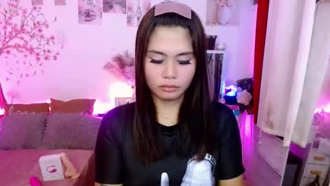 HelloIm  Girly online show from 05/19/26, 02:29