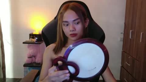 urasian_crisa online show from 10/20/25, 09:21