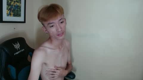 urasian_femboyxxx online show from 04/11/26, 03:49