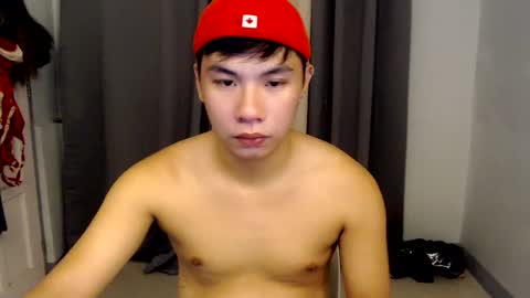 Snapshot of urasian_hardcockxx chatting on 12/02/24, 07:25 milly online show from 12/02/24, 07:25