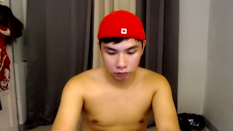 Snapshot of urasian_hardcockxx chatting on 12/02/24, 10:28 milly online show from 12/02/24, 10:28