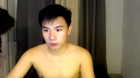 Snapshot of urasian_hardcockxx chatting on 12/05/24, 10:12 milly online show from 12/05/24, 10:12