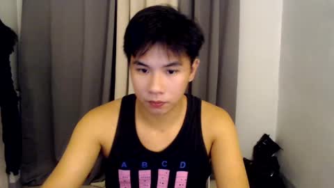 Snapshot of urasian_hardcockxx chatting on 12/13/24, 09:24 milly online show from 12/13/24, 09:24