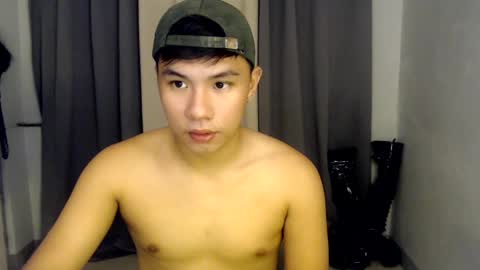 Snapshot of urasian_hardcockxx chatting on 01/14/25, 07:06 milly online show from 01/14/25, 07:06