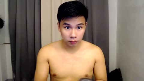 Snapshot of urasian_hardcockxx chatting on 01/15/25, 08:09 milly online show from 01/15/25, 08:09