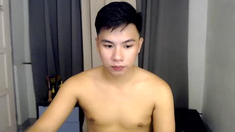 Snapshot of urasian_hardcockxx chatting on 02/17/25, 06:42 milly online show from 02/17/25, 06:42