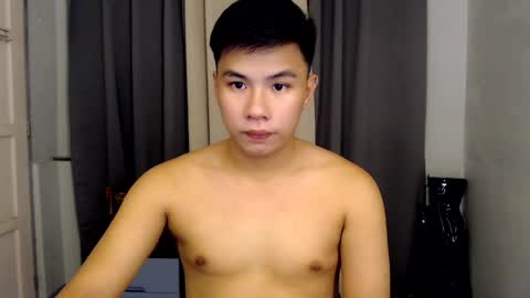 Snapshot of urasian_hardcockxx chatting on 02/18/25, 07:43 milly online show from 02/18/25, 07:43