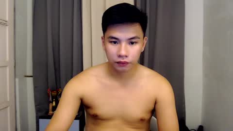 Snapshot of urasian_hardcockxx chatting on 02/22/25, 10:51 milly online show from 02/22/25, 10:51