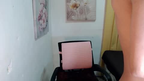 Snapshot of urasian_john20 chatting on 10/29/25, 08:43 urasian_john20 online show from 10/29/25, 08:43