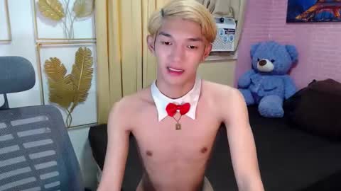 urasian_john20 online show from 04/28/26, 02:27