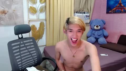 urasian_john20 online show from 05/27/26, 07:44