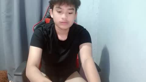 Snapshot of urasian_kentoyxx77 chatting on 10/14/25, 11:05 Kentoy online show from 10/14/25, 11:05