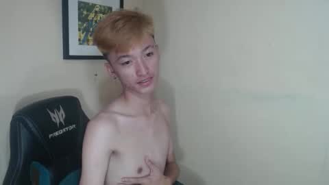 urasian_ladyboyxxx online show from 04/23/26, 07:09