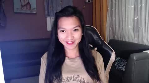 NEWRA  ALLISON online show from 11/04/25, 08:08