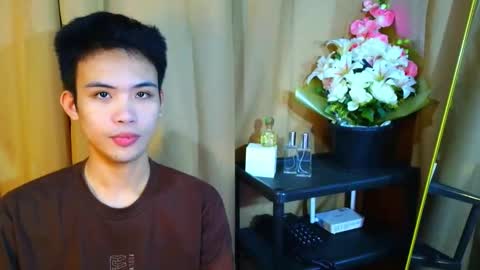 urasiancumboix2 online show from 10/20/25, 11:16