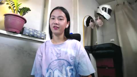 Erika online show from 04/18/26, 01:09