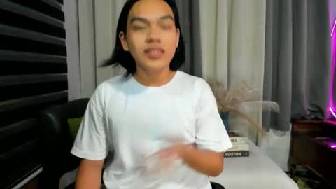 urbambislvt online show from 04/15/26, 06:20