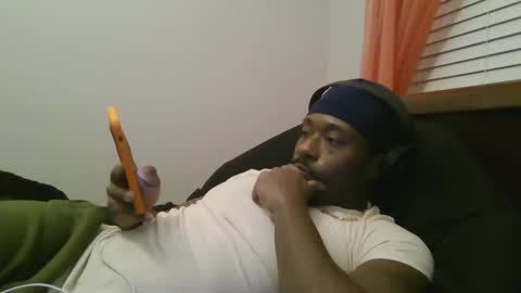 Snapshot of urbandicc214 chatting on 01/17/25, 01:15 UrbanDicc online show from 01/17/25, 01:15