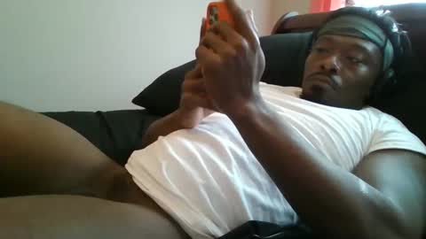 Snapshot of urbandicc214 chatting on 01/19/25, 04:25 UrbanDicc online show from 01/19/25, 04:25