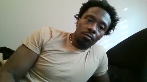 Snapshot of urbandicc214 chatting on 01/21/25, 10:08 UrbanDicc online show from 01/21/25, 10:08