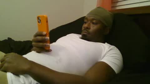 Snapshot of urbandicc214 chatting on 02/11/25, 01:41 UrbanDicc online show from 02/11/25, 01:41