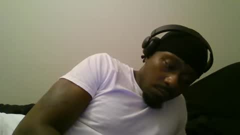 Snapshot of urbandicc214 chatting on 02/14/25, 02:07 UrbanDicc online show from 02/14/25, 02:07