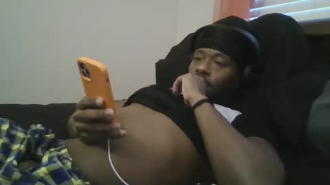 Snapshot of urbandicc214 chatting on 02/18/25, 01:44 UrbanDicc online show from 02/18/25, 01:44