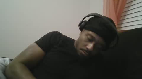 Snapshot of urbandicc214 chatting on 02/20/25, 01:57 UrbanDicc online show from 02/20/25, 01:57