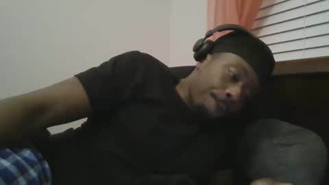 Snapshot of urbandicc214 chatting on 02/21/25, 12:06 UrbanDicc online show from 02/21/25, 12:06