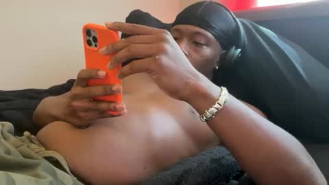 Snapshot of urbandick5 chatting on 10/12/25, 06:07 urbandick5 online show from 10/12/25, 06:07