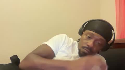 Snapshot of urbandick5 chatting on 11/02/25, 01:52 urbandick5 online show from 11/02/25, 01:52