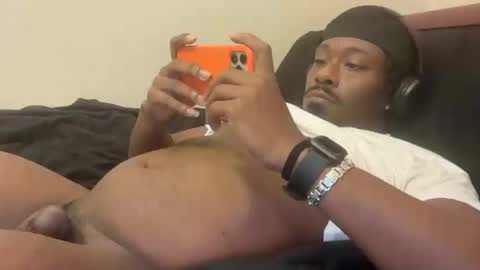 Snapshot of urbandick5 chatting on 11/23/25, 11:43 urbandick5 online show from 11/23/25, 11:43